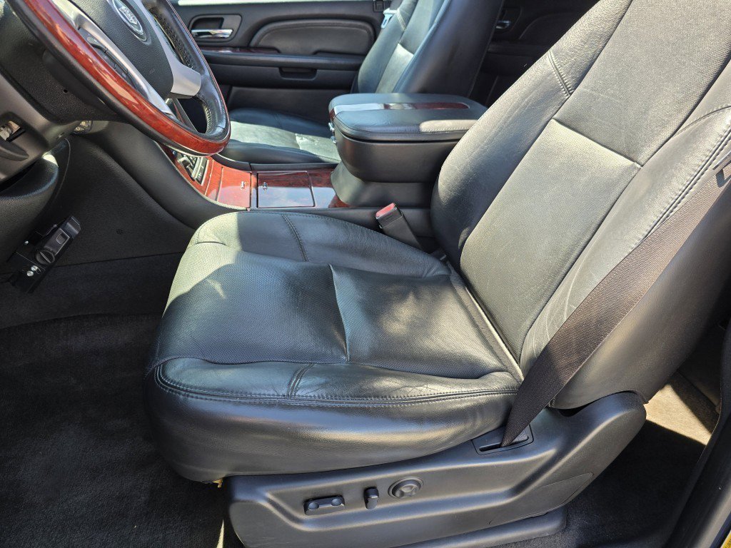 2007 Cadillac Escalade Base photo 29