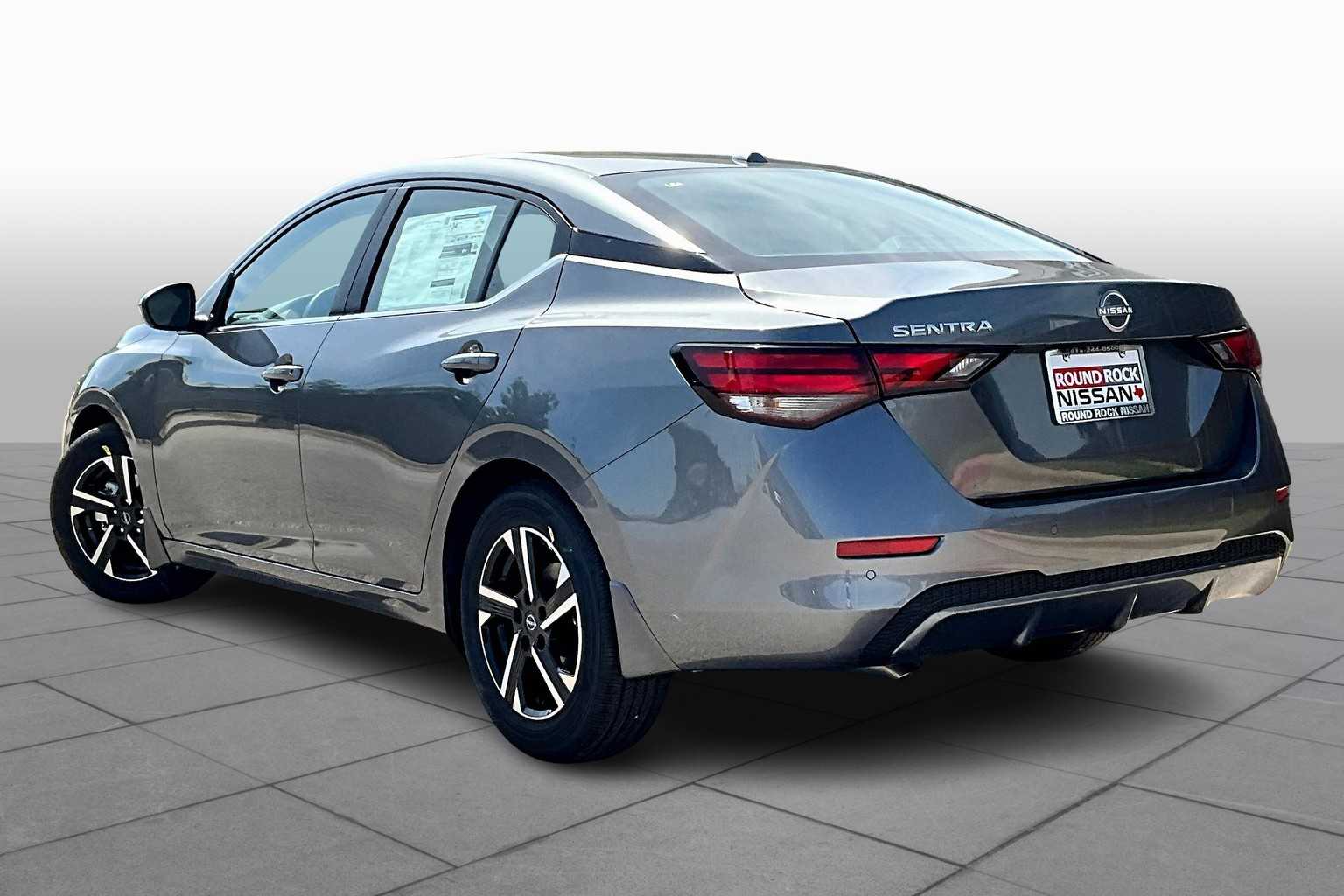 2025 Nissan Sentra SV photo 7