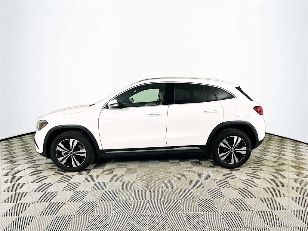 2026 Mercedes Benz GLA 250 photo 3
