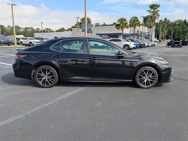 2023 Toyota Camry SE photo 2