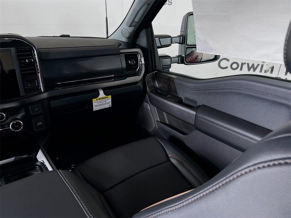2025 Ford F-250 Lariat photo 26