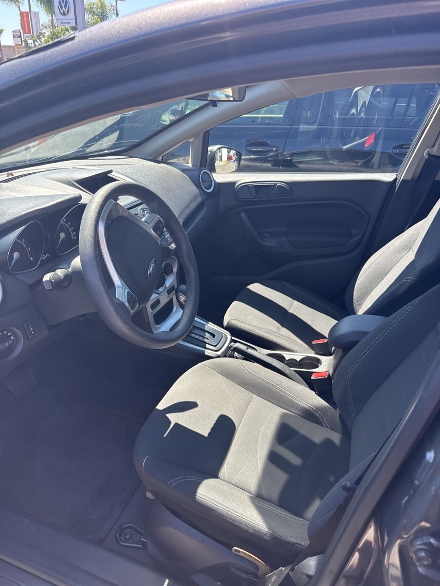2017 Ford Fiesta SE photo 4