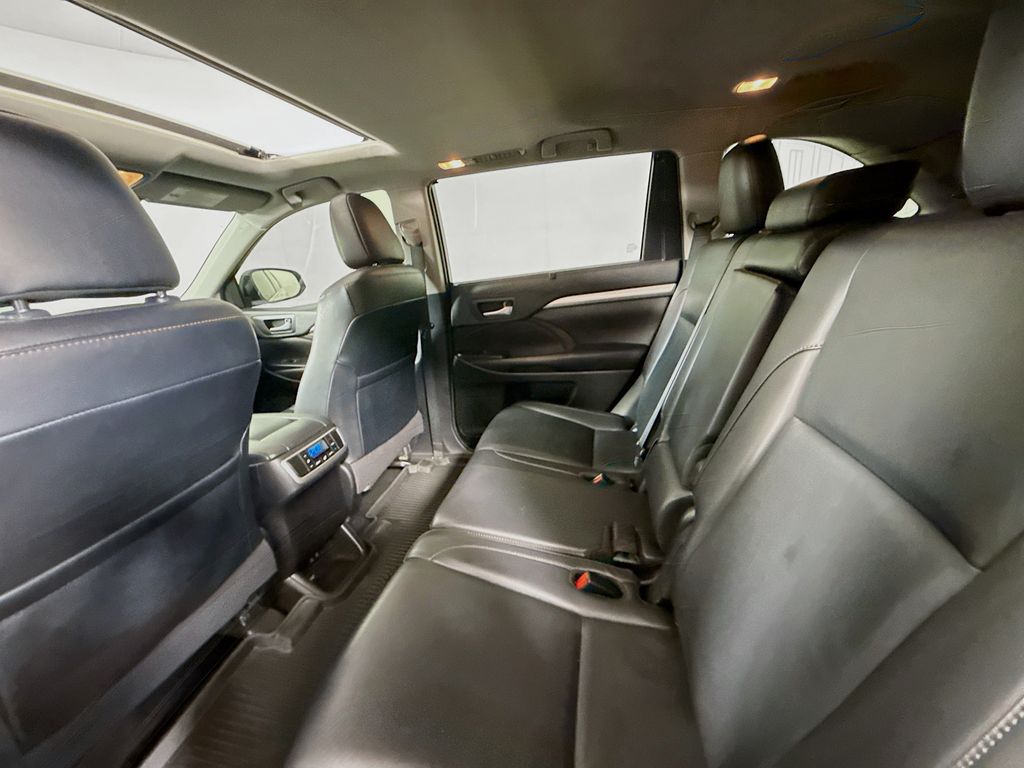 2019 Toyota Highlander XLE photo 20