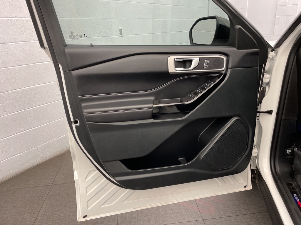 2024 Ford Explorer ST photo 16