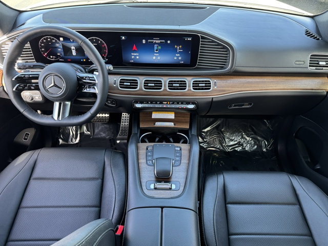 2025 Mercedes Benz GLS 450 4MATIC photo 4