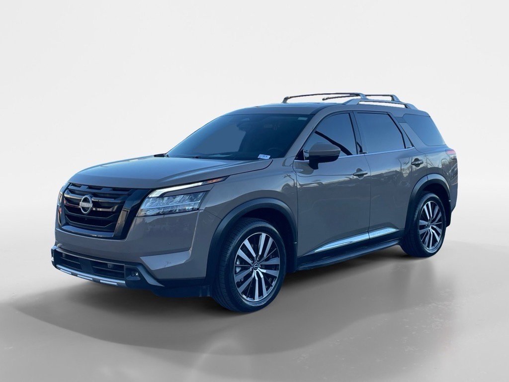 2024 Nissan Pathfinder Platinum's photo