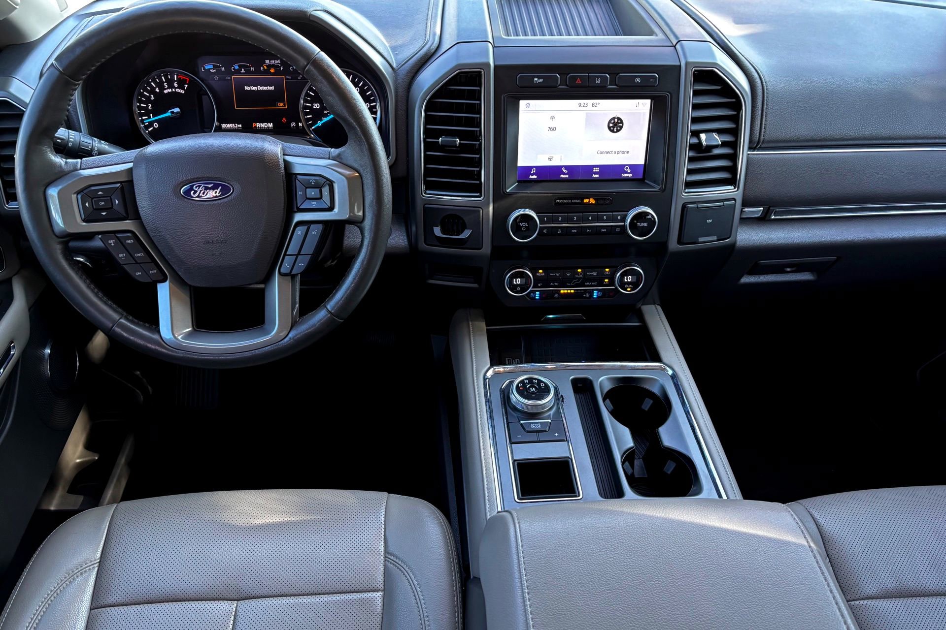 2021 Ford Expedition MAX XLT photo 18