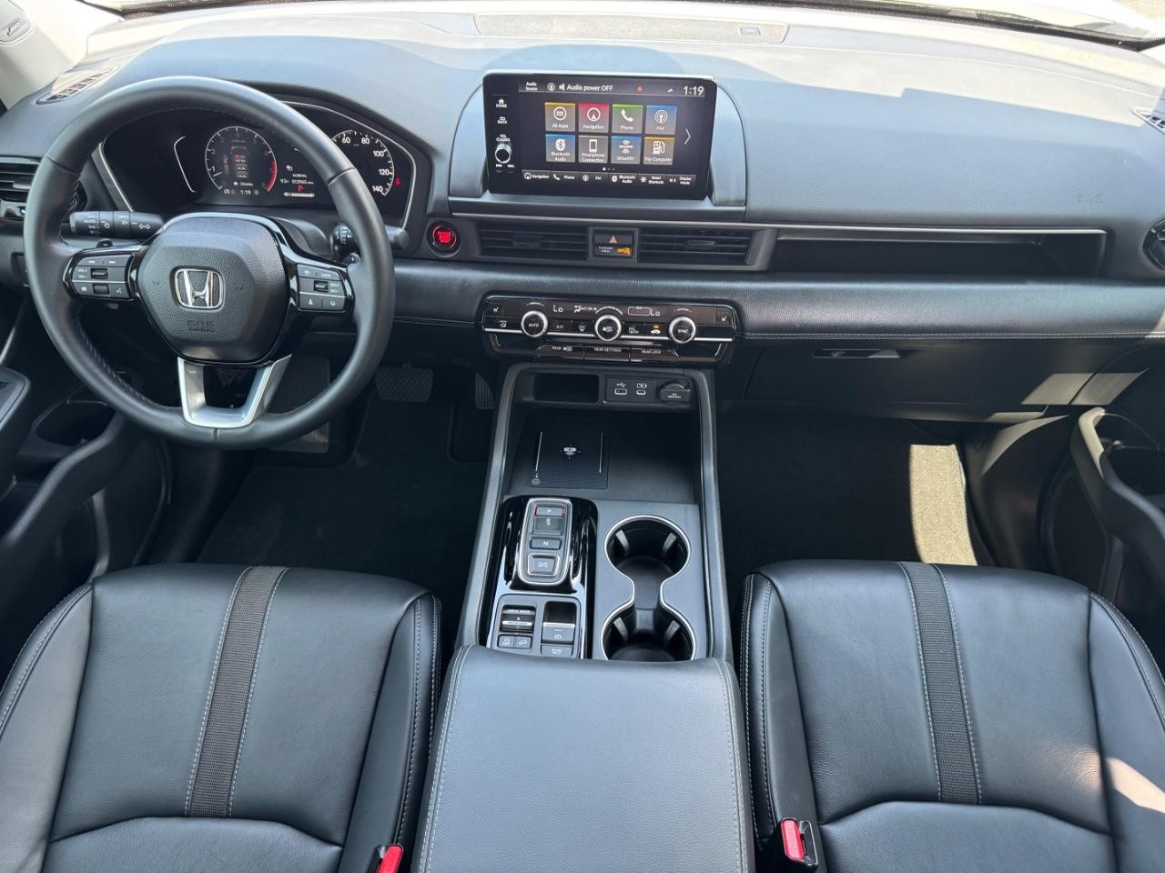 2025 Honda Pilot Touring photo 11