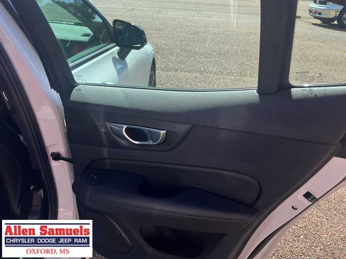 2024 Volvo S60 Core photo 21