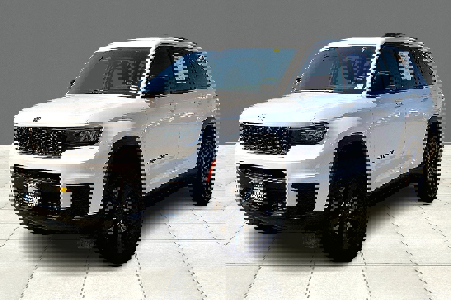 2023 Jeep Grand Cherokee Altitude photo 2