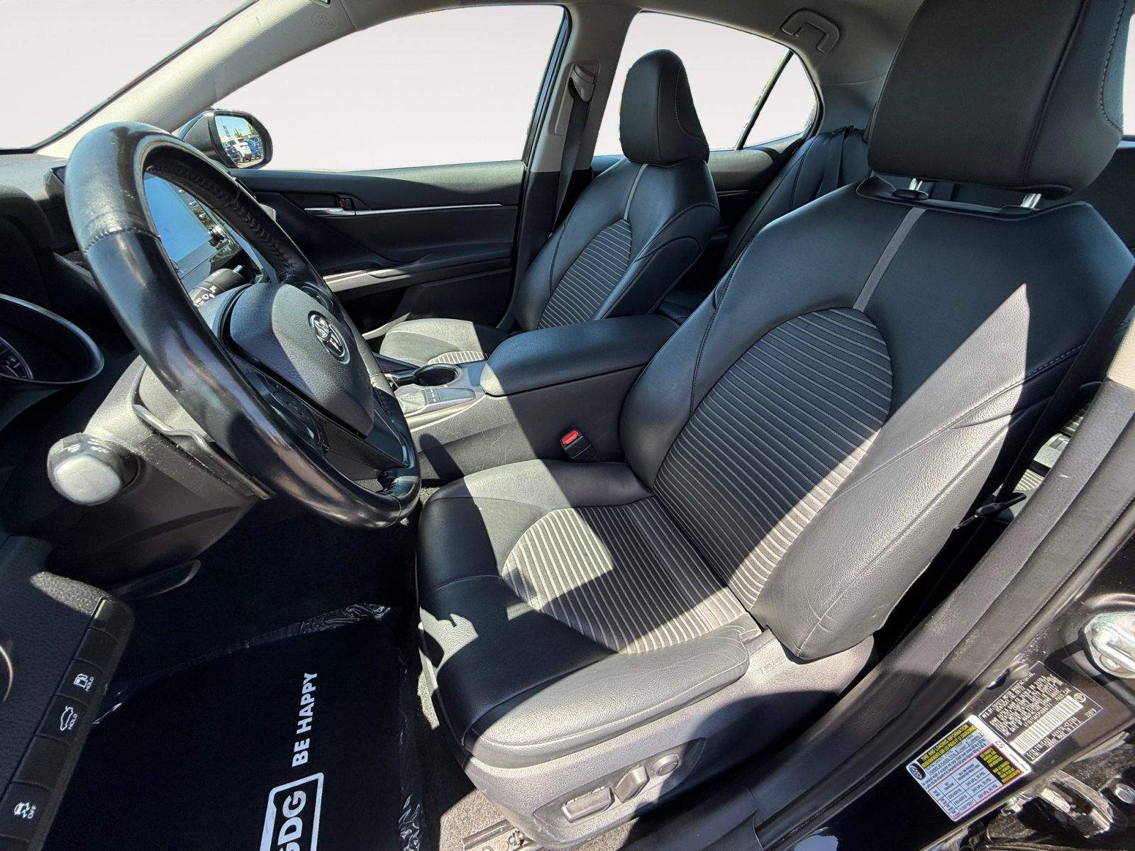 2023 Toyota Camry SE photo 10