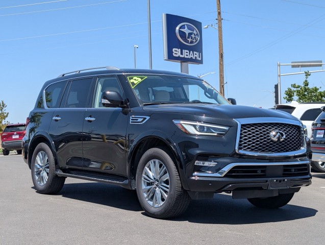 2023 INFINITI QX80 LUXE