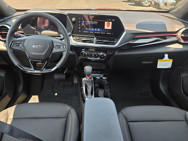 2025 Chevrolet Trax photo 2