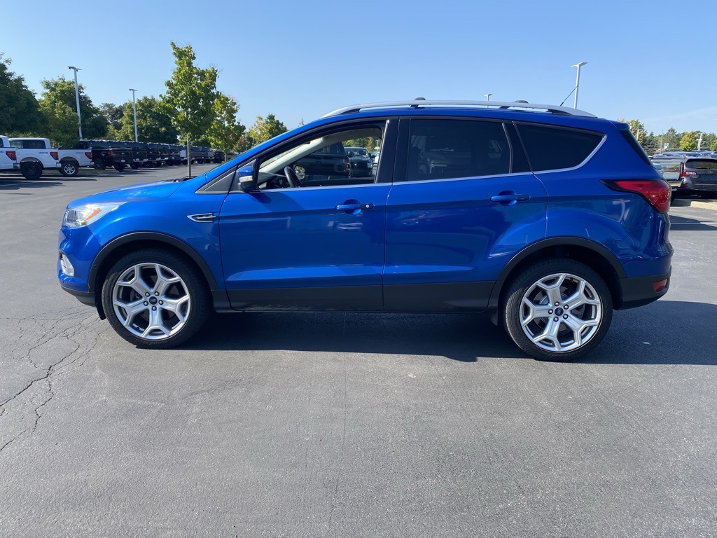 2019 Ford Escape Titanium photo 2