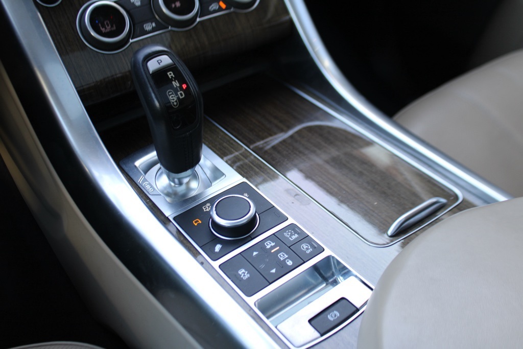 2017 Land Rover Range Rover Sport HSE photo 19