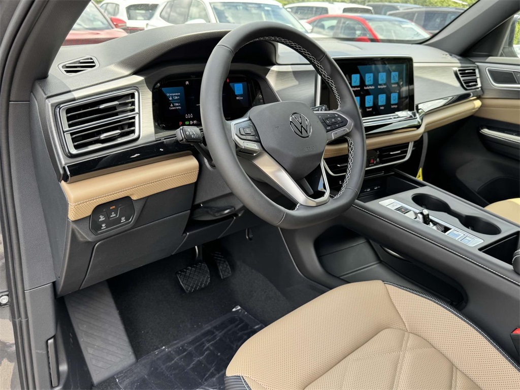 2025 Volkswagen Atlas Cross Sport SE photo 2
