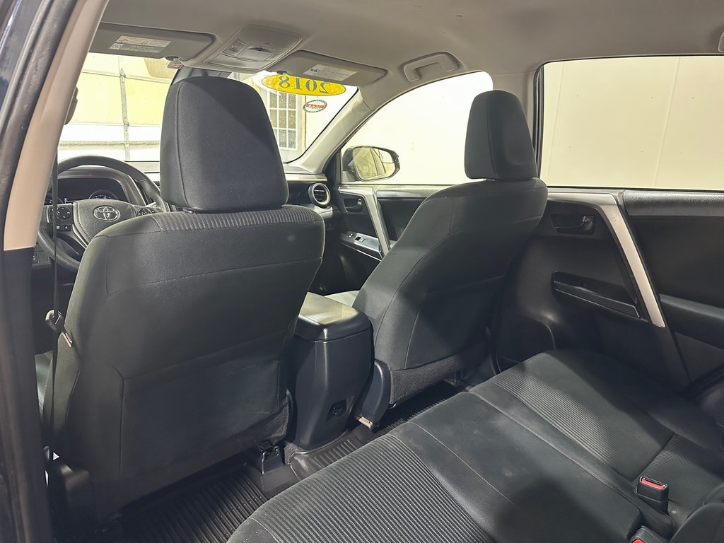 2018 Toyota RAV4 LE photo 22