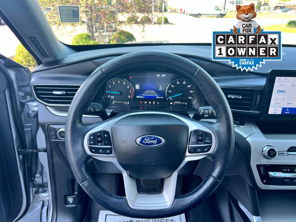 2022 Ford Explorer XLT photo 2