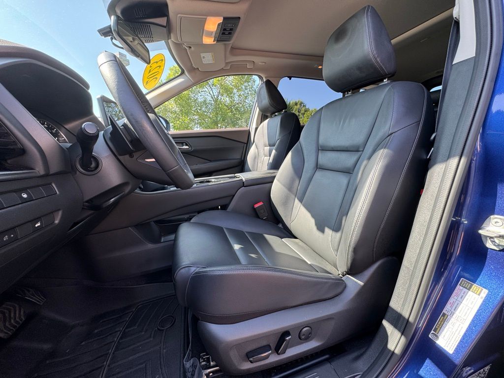 2023 Nissan Rogue SL photo 13