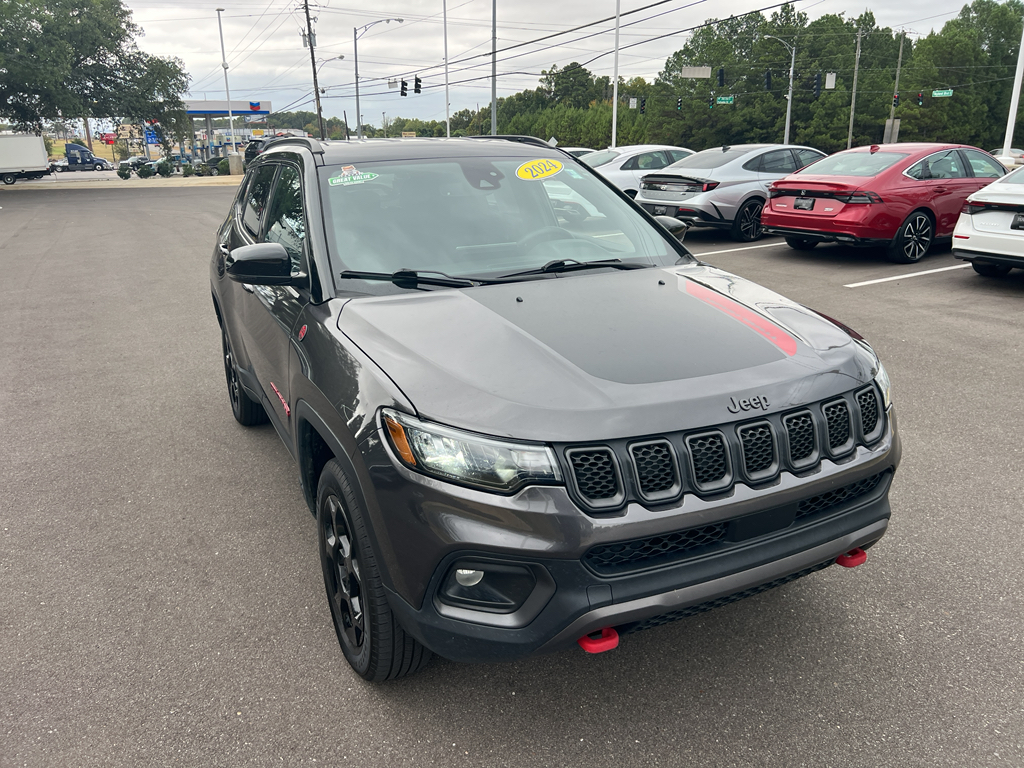 2024 Jeep Compass Trailhawk photo 2