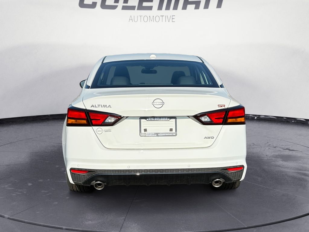 2025 Nissan Altima 2.5 SR photo 4