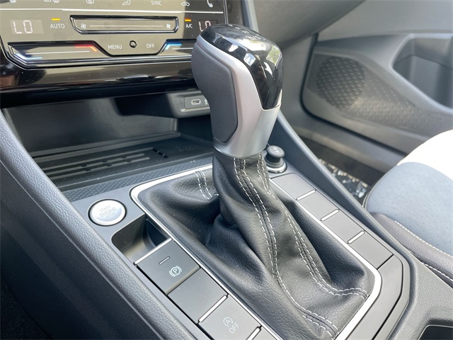 2025 Volkswagen Jetta 1.5T SE photo 38