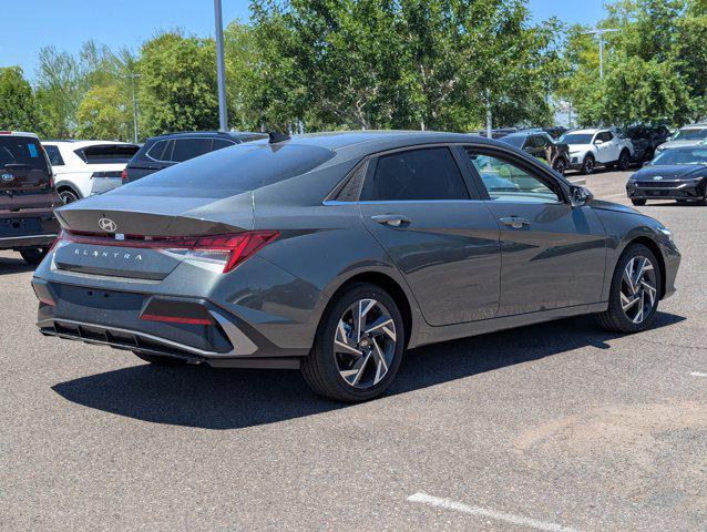 2025 Hyundai Elantra SEL Convenience photo 3