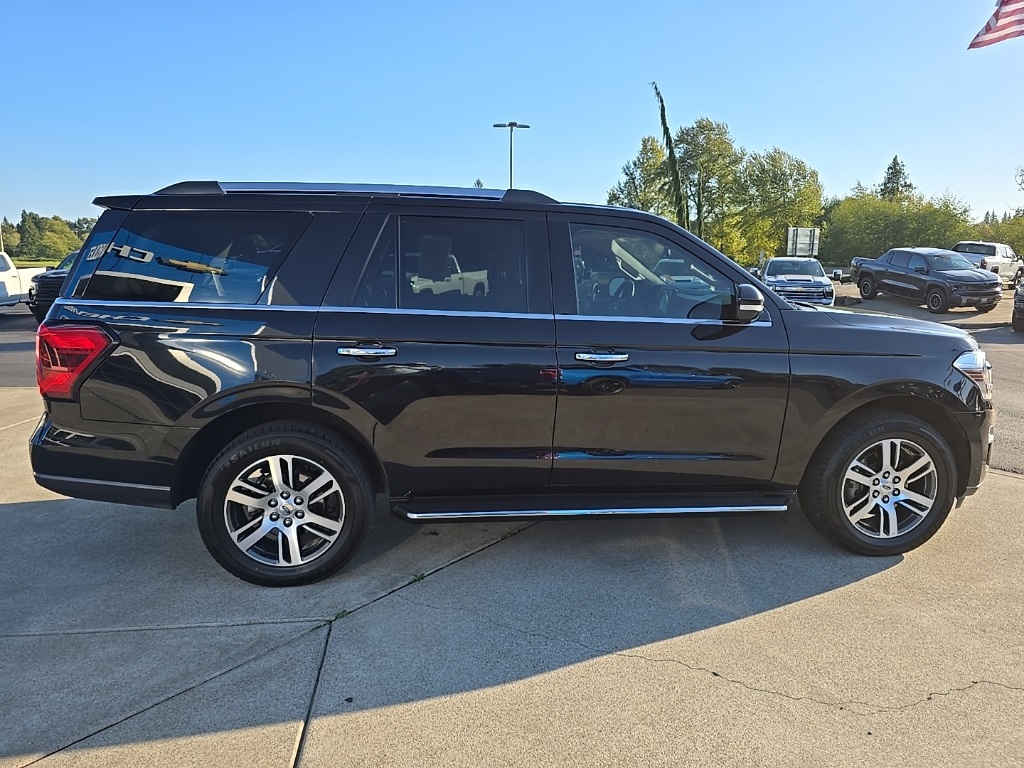 2023 Ford Expedition Limited photo 3