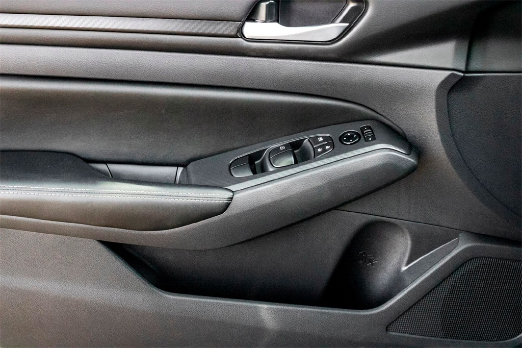 2025 Nissan Altima 2.5 SV photo 10