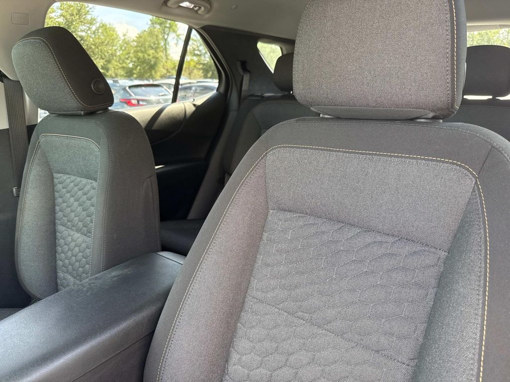 2021 Chevrolet Equinox LT photo 18