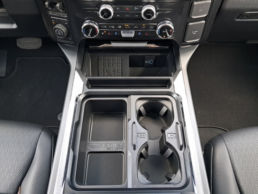 2025 Ford F-250 Lariat photo 19