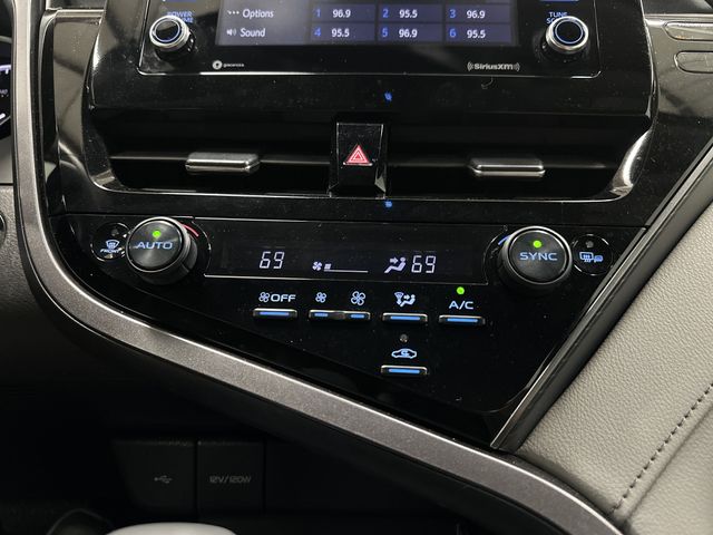 2023 Toyota Camry SE photo 17