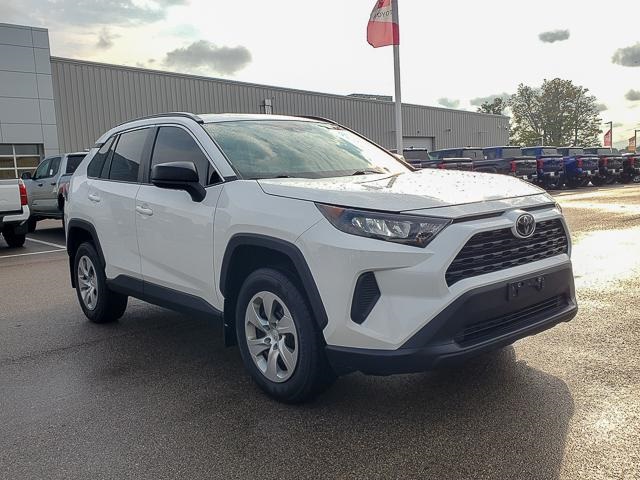 2021 Toyota RAV4 LE photo 2
