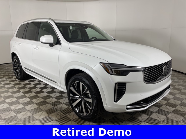 2025 Volvo XC90 B5 Core photo 2