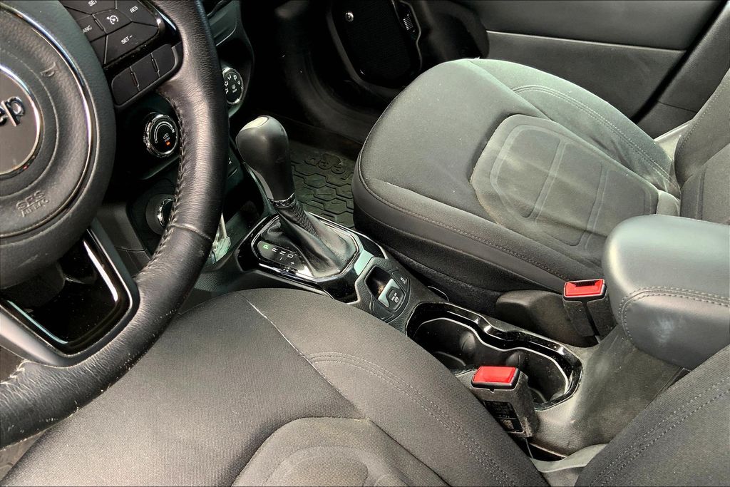 2017 Jeep Renegade Latitude North Edition photo 15