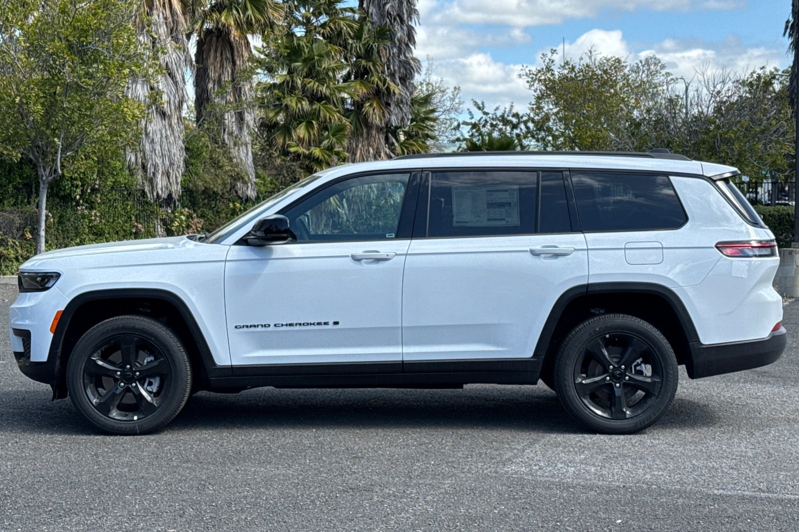 2025 Jeep Grand Cherokee Altitude X photo 6