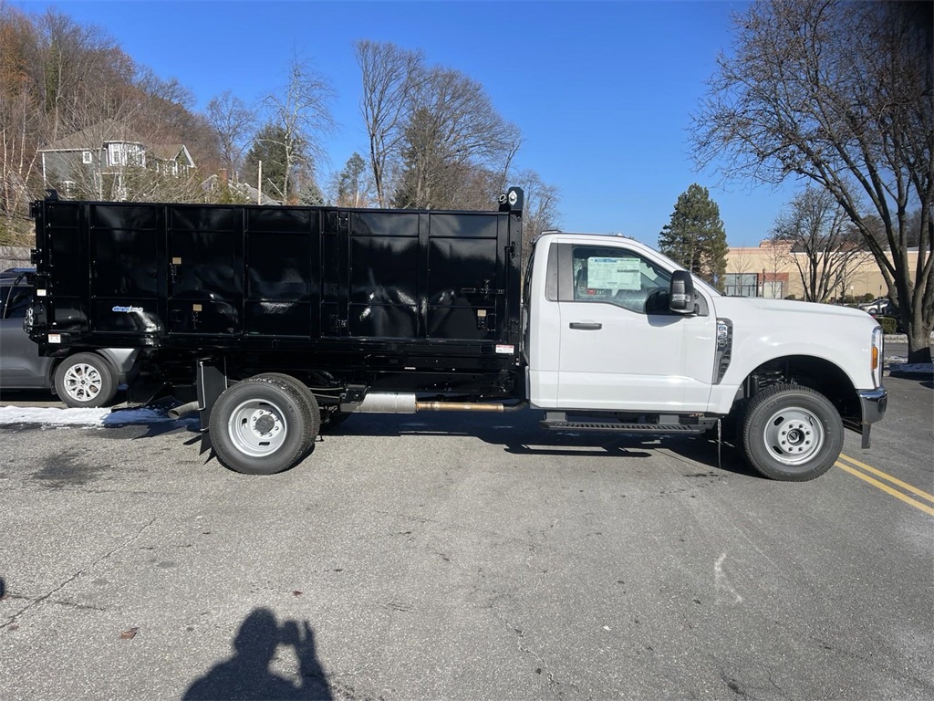 2024 Ford F-350 XL photo 3