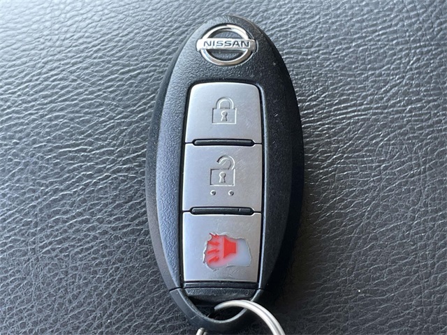 2011 Nissan Murano S photo 24
