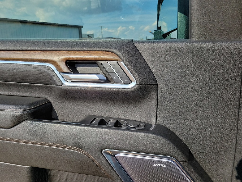 2024 Chevrolet Silverado 2500HD High Country photo 17
