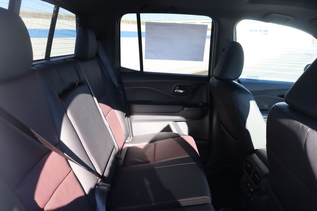 2026 Honda Ridgeline Black Edition photo 13