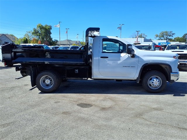 2025 Chevrolet Silverado 3500HD Work Truck photo 3