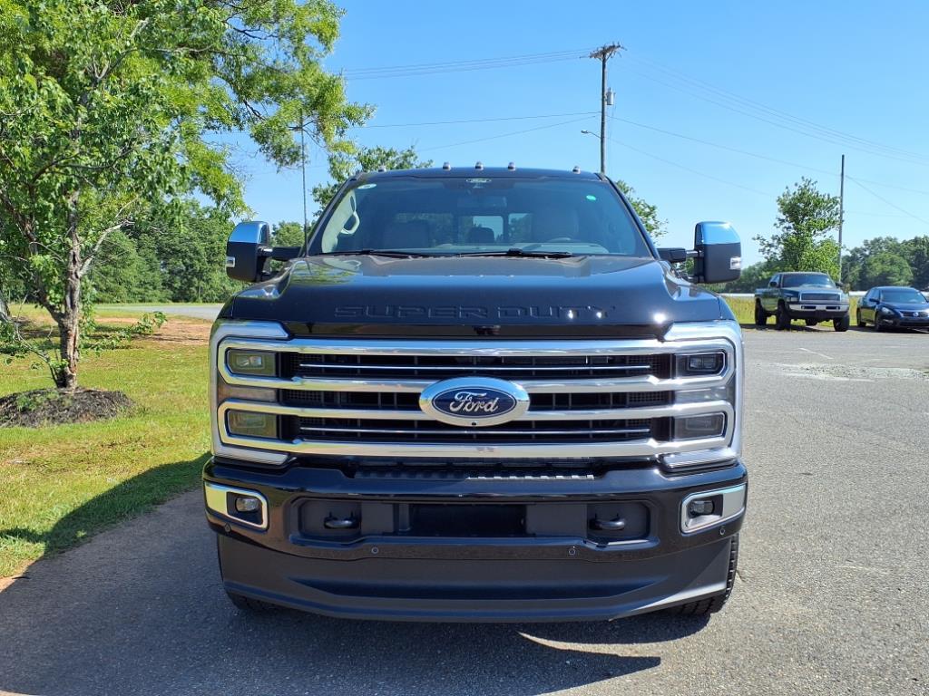 2025 Ford F-250 Platinum photo 2