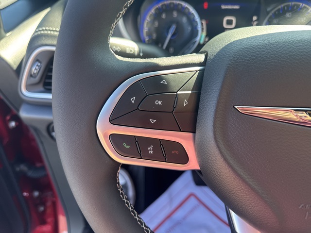2025 Chrysler Pacifica photo 17