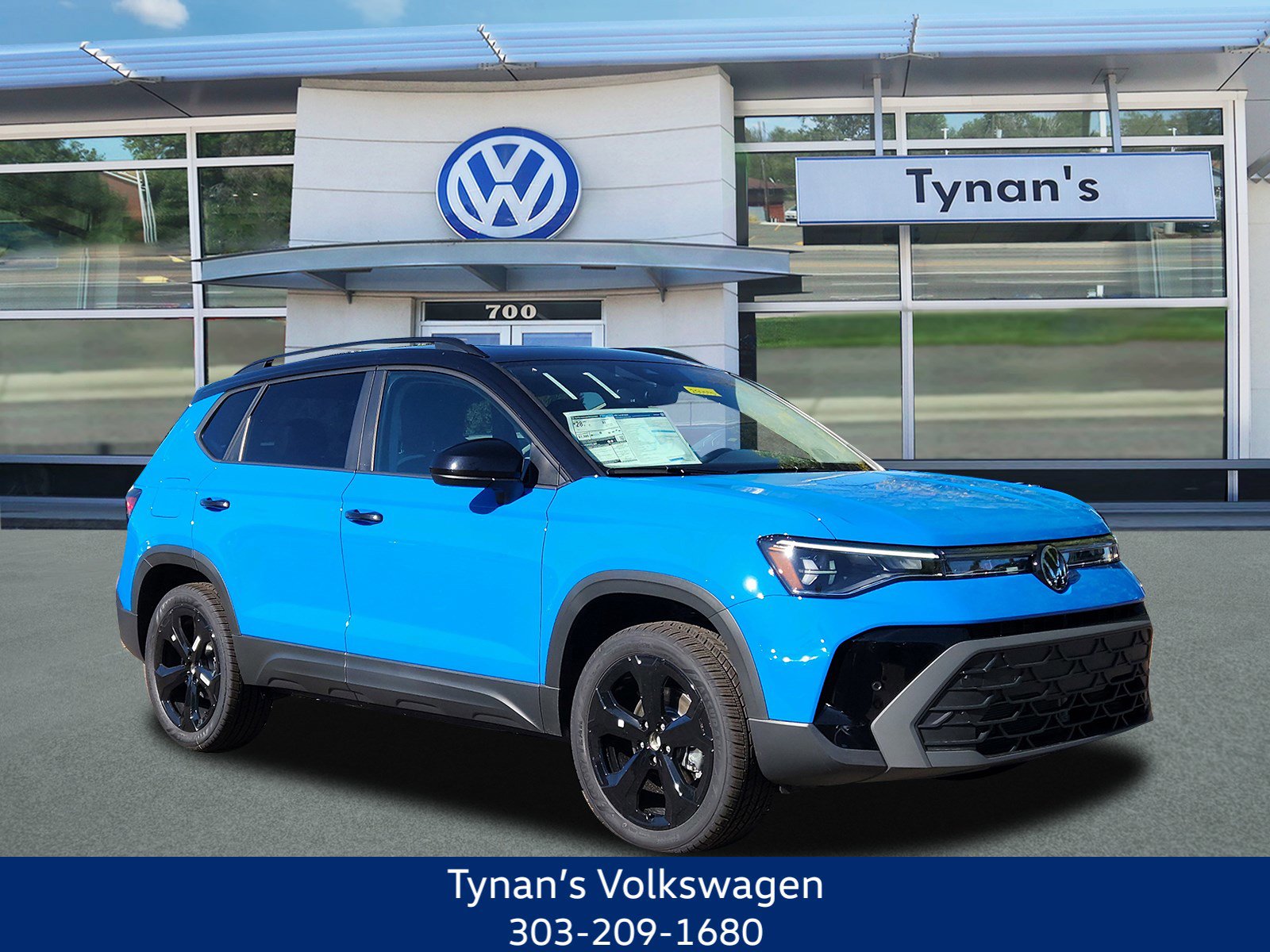 2025 Volkswagen Taos SE Black's photo