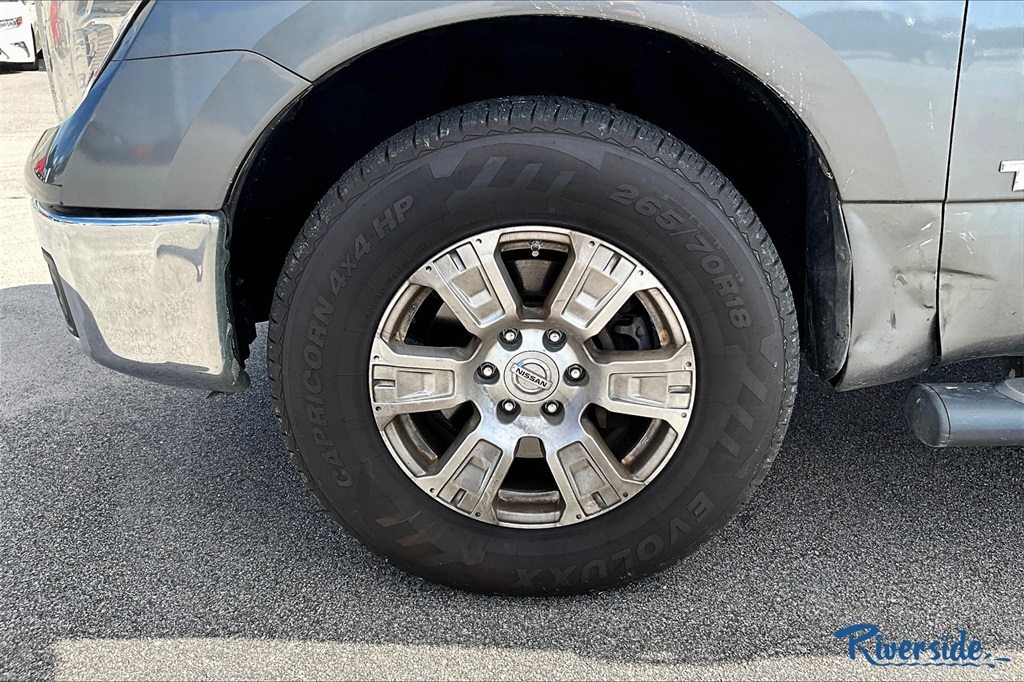 2018 Nissan Titan SV photo 7