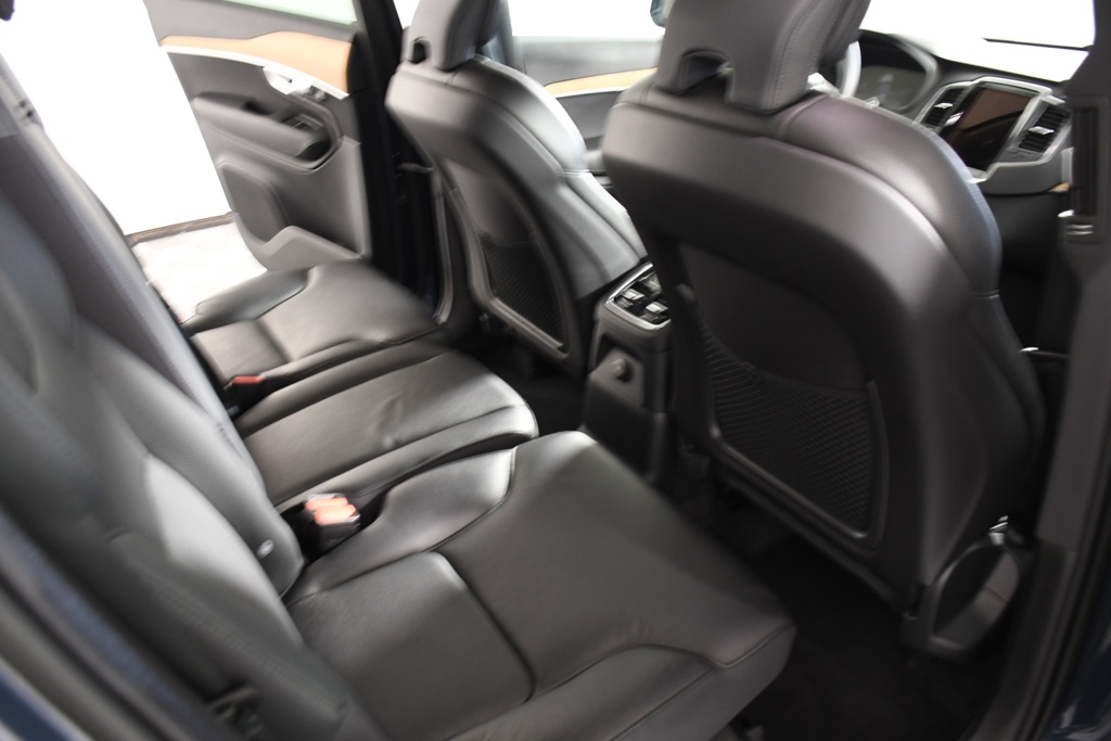 2023 Volvo XC90 Recharge T8 Core photo 19