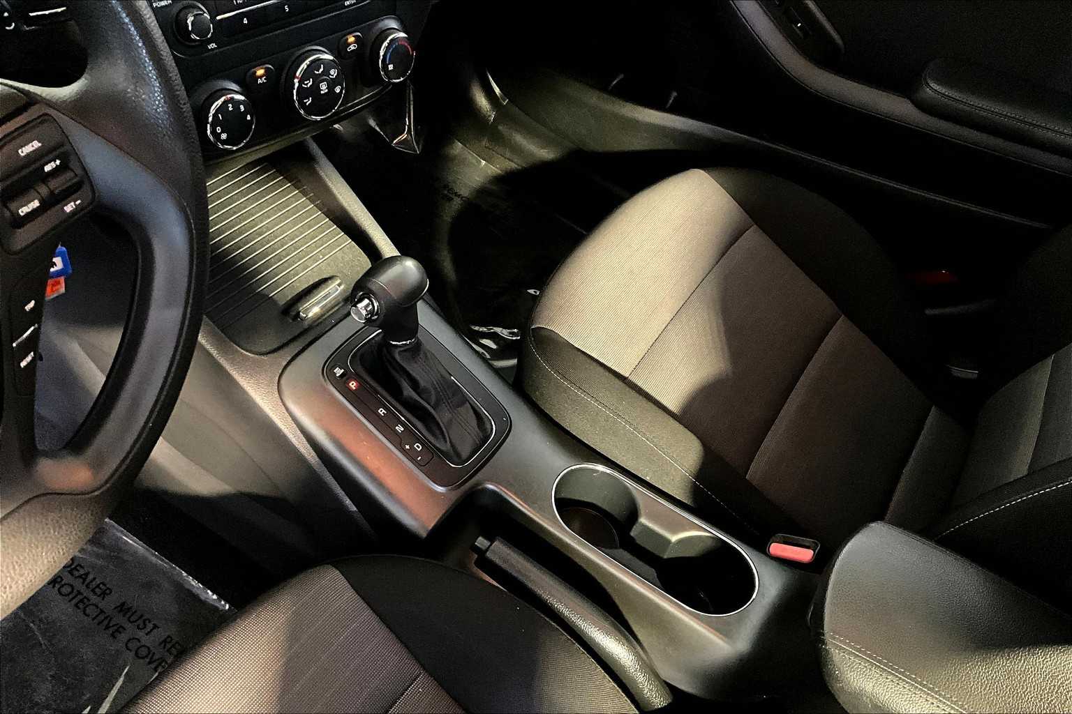 2016 Kia Forte 5-Door LX photo 15