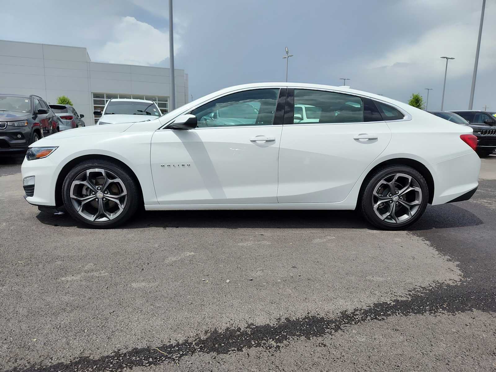 2023 Chevrolet Malibu 1LT photo 3