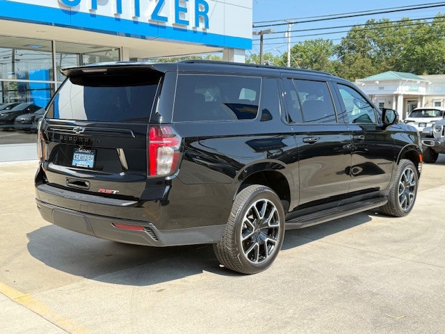 2023 Chevrolet Suburban RST photo 4