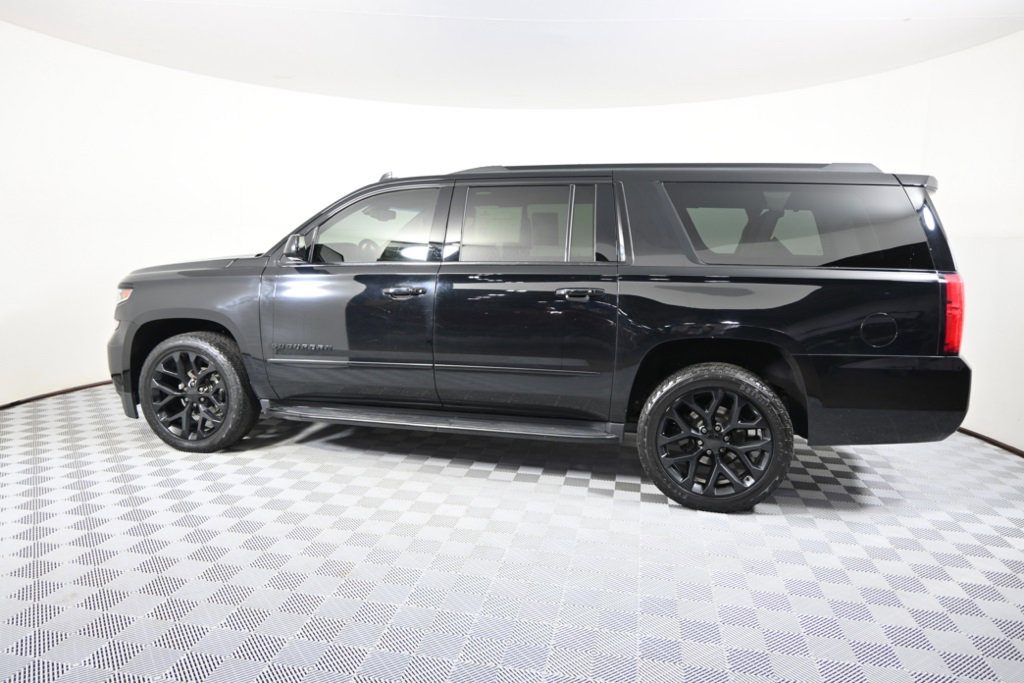 2019 Chevrolet Suburban Premier photo 2